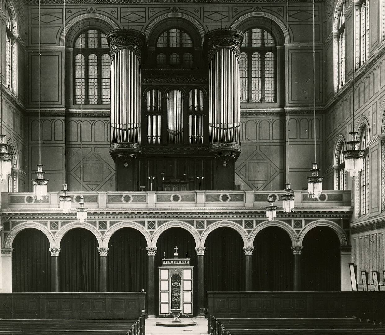 Orgelgehäuse der Ibach-Orgel, später weiter verwendet von Weigle