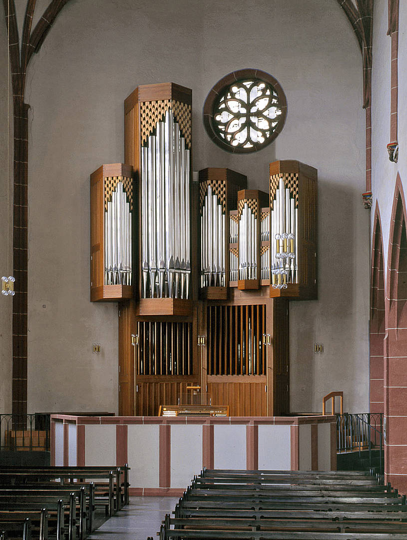 St. Antonius: Prospekt der Tzschöckel-Orgel 1995