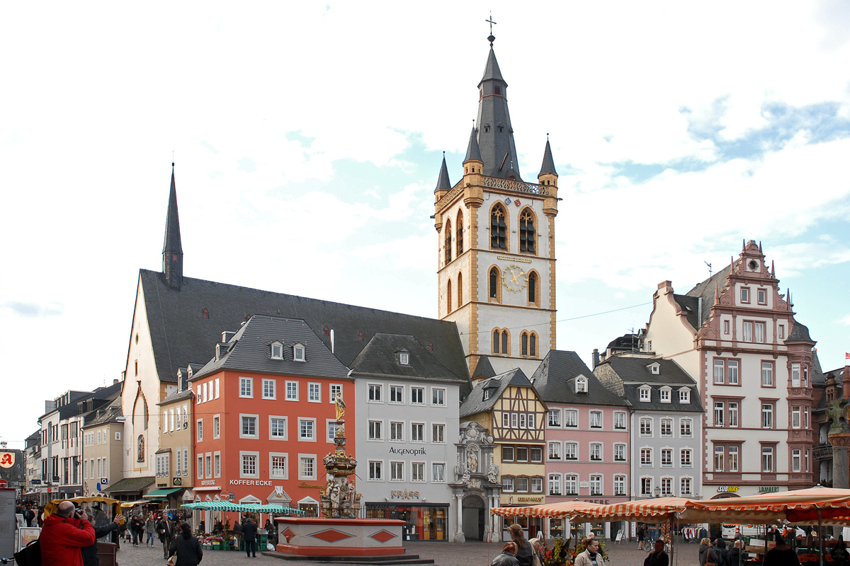 St. Gangolf vom Hauptmarkt aus